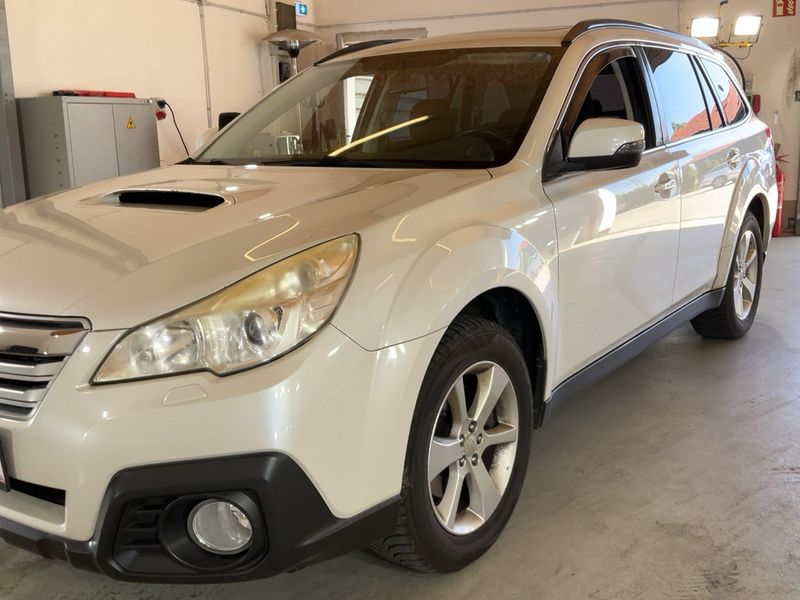 Subaru Legacy 2.0 Diesel Outback Active — zdjęcie 2