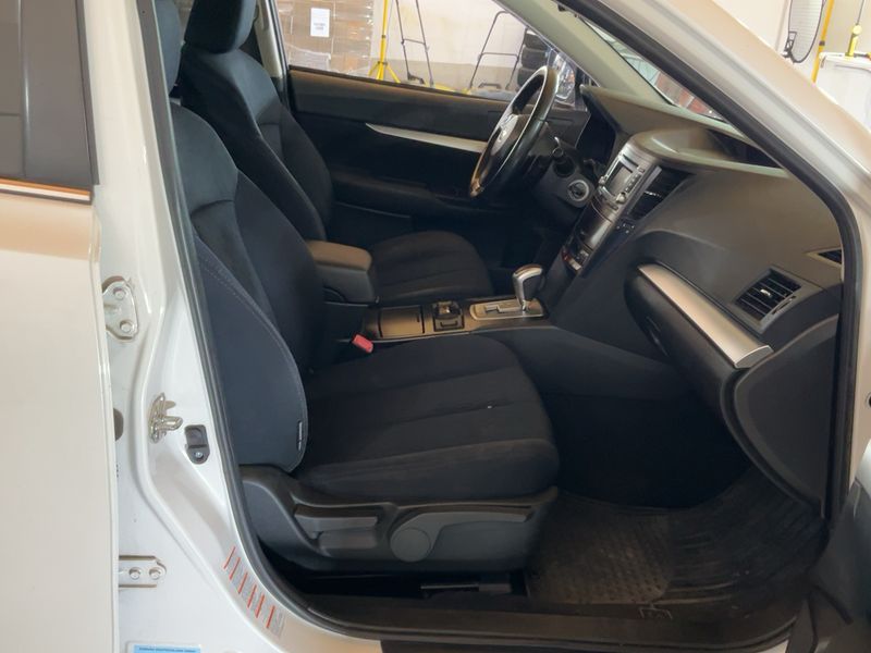 Subaru Legacy 2.0 Diesel Outback Active — zdjęcie 11