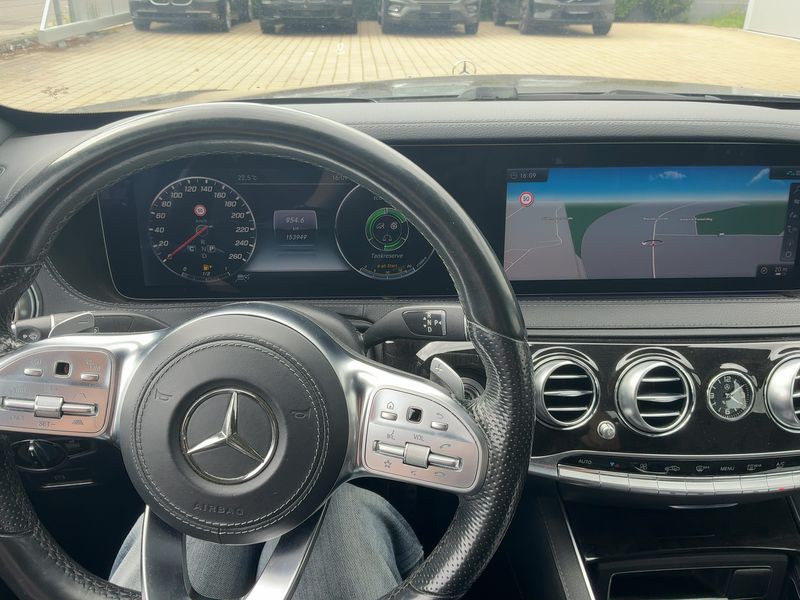 Mercedes-Benz S-Klasse S 560 4Matic AMG Line — zdjęcie 12