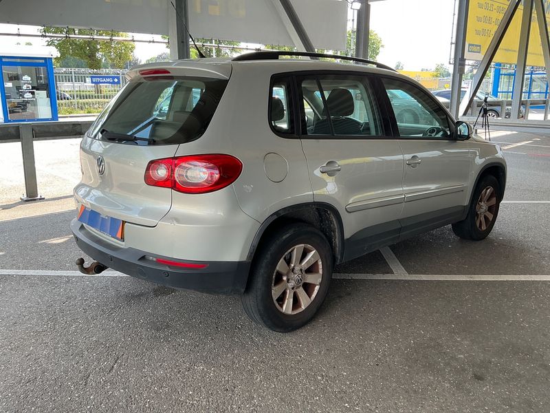 Volkswagen Tiguan 1.4 TSI Track & Field 4Motion — zdjęcie 2