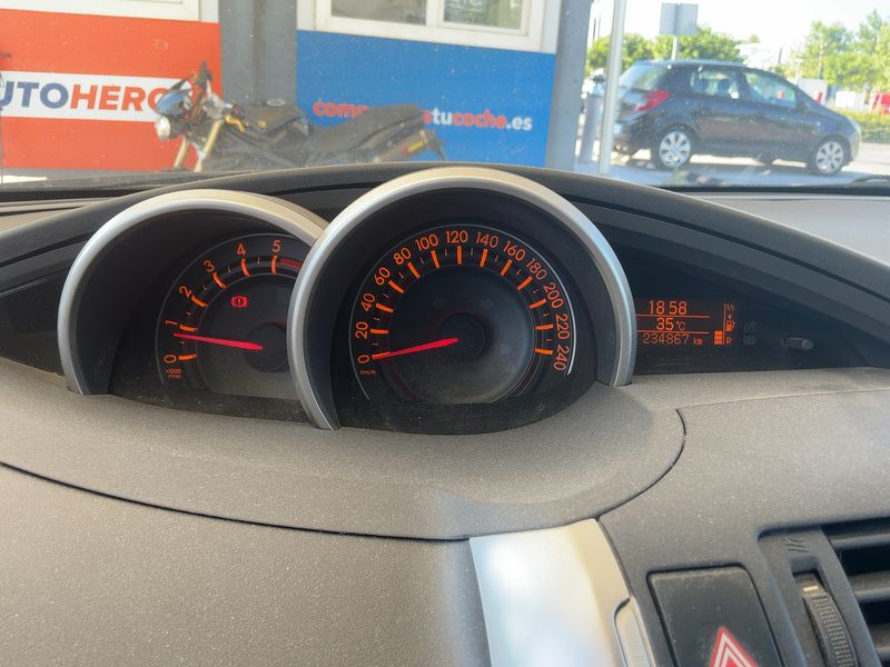 Toyota Verso 2.0 D-4D Advance 2011 – снимка 18