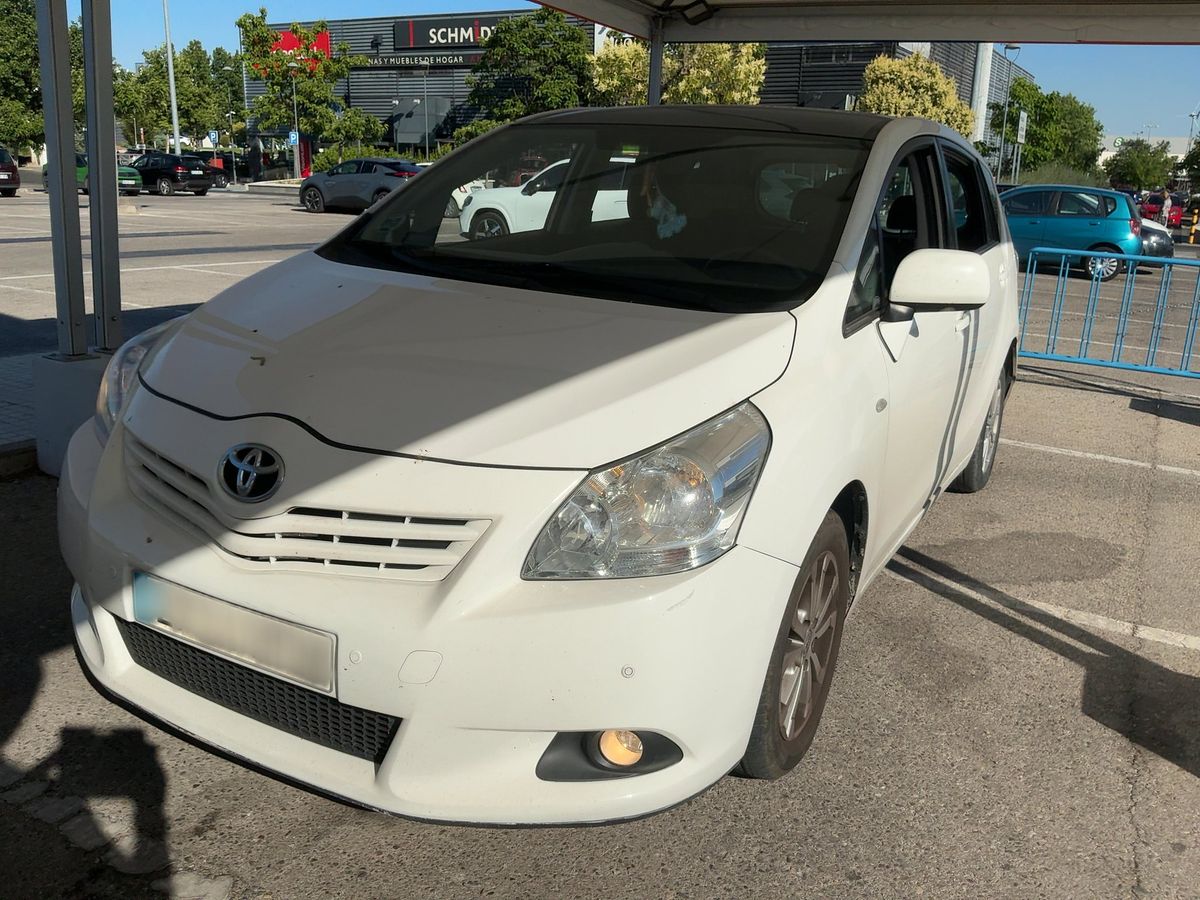 Toyota Verso 2011