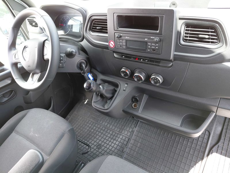Renault Master 2.3 BLUE dCi L1H2 HKa 3,5t — zdjęcie 11