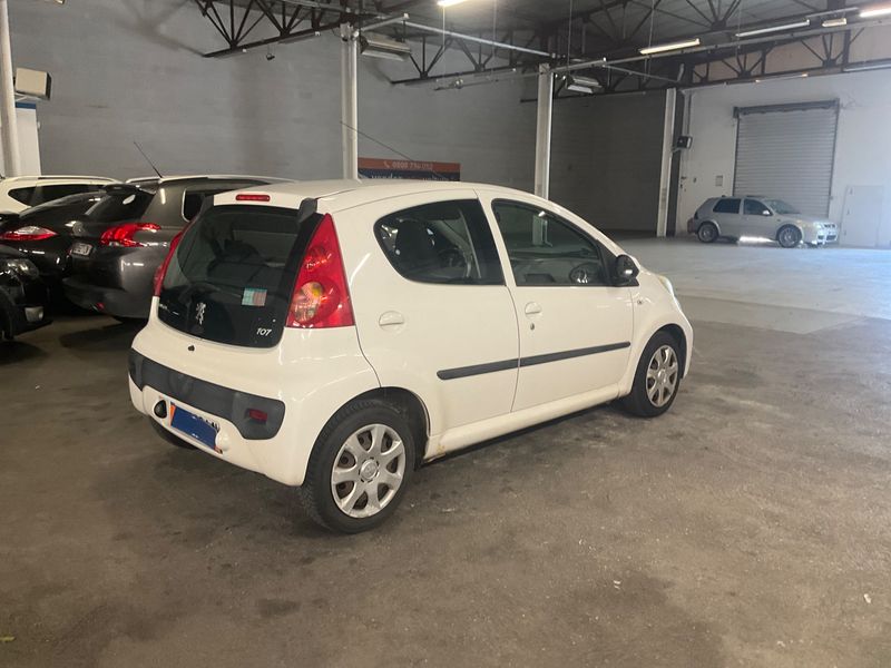 Peugeot 107 1.0 Trendy — zdjęcie 2