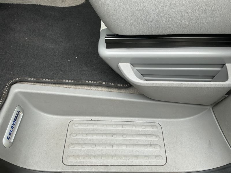 Volkswagen T5 California 2.0 TDI Comfortline Aufstelldach 4Motion 2014 – снимка 39