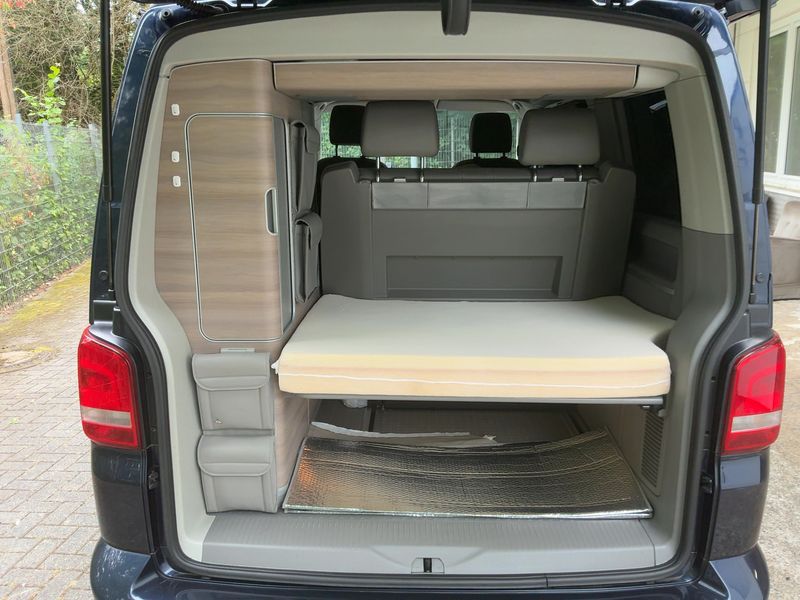 Volkswagen T5 California 2.0 TDI Comfortline Aufstelldach 4Motion — zdjęcie 10