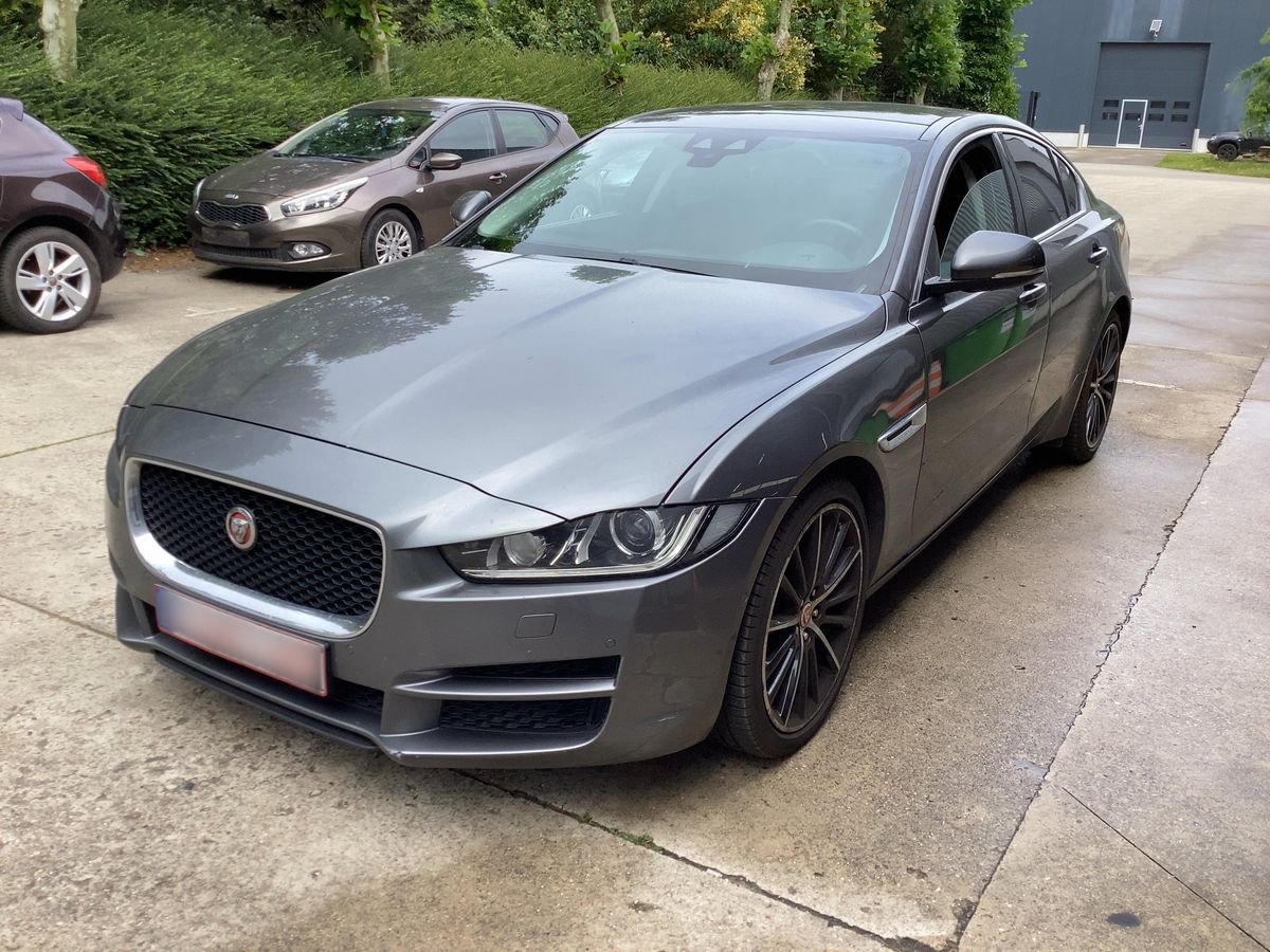 Jaguar XE 2015