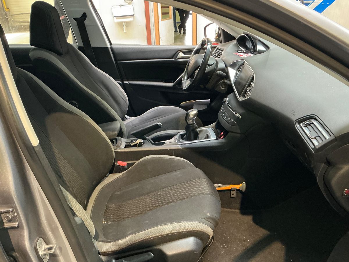 Peugeot 308 2016 — photo 4