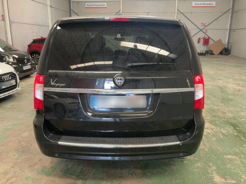 Lancia Voyager 2.8 JTDM Platinum — zdjęcie 5