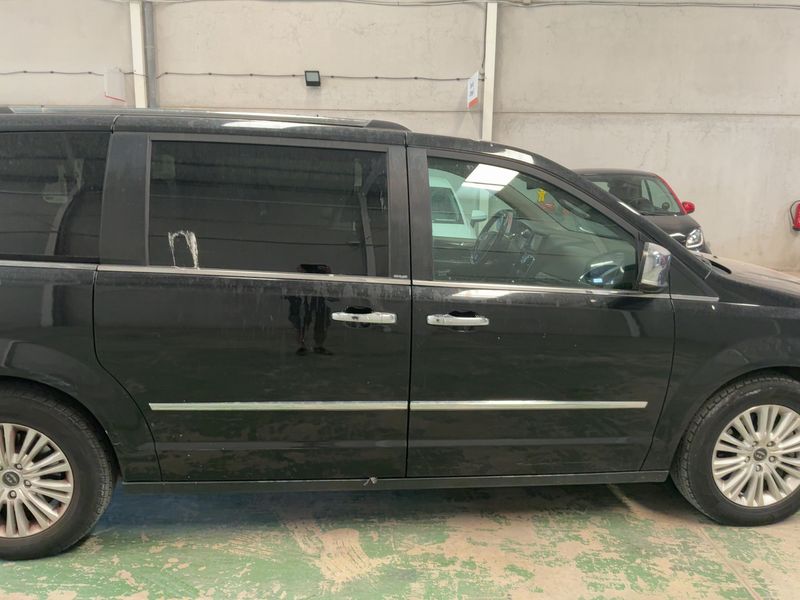 Lancia Voyager 2.8 JTDM Platinum — zdjęcie 7