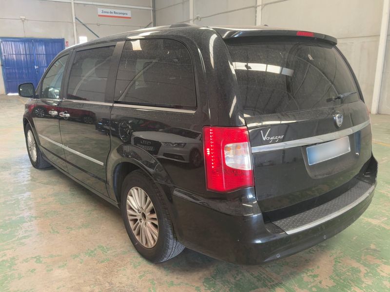 Lancia Voyager 2.8 JTDM Platinum — zdjęcie 3