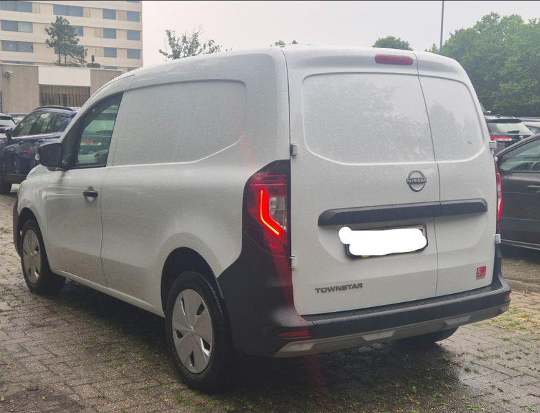 Nissan Townstar 1.3 DIG-T L1 2,0t Acenta — zdjęcie 3