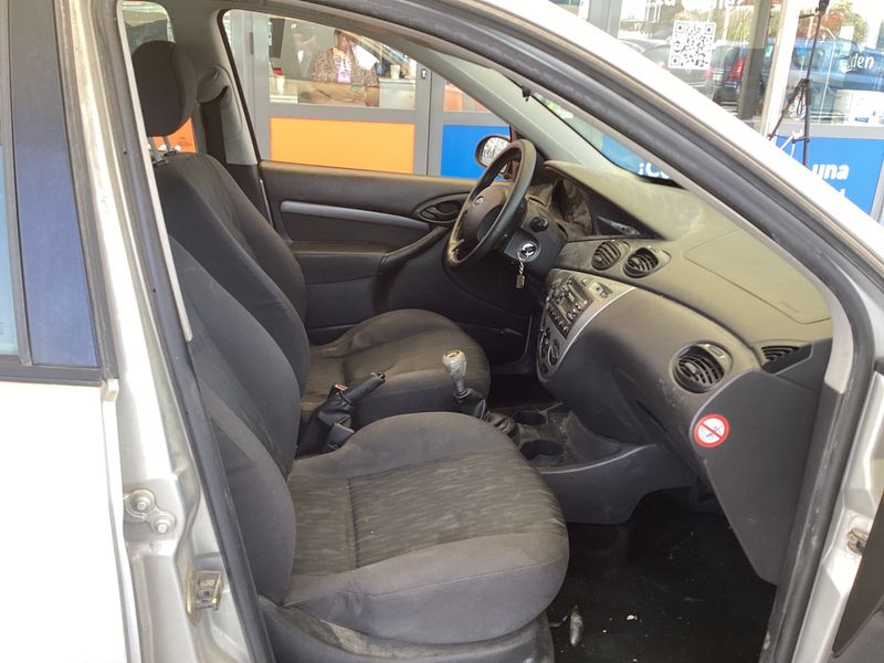 Ford Focus 1.6 Trend — zdjęcie 3