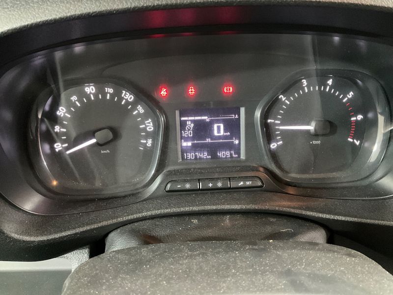 Citroen Jumpy 1.6 Blue-HDi Confort M — zdjęcie 13