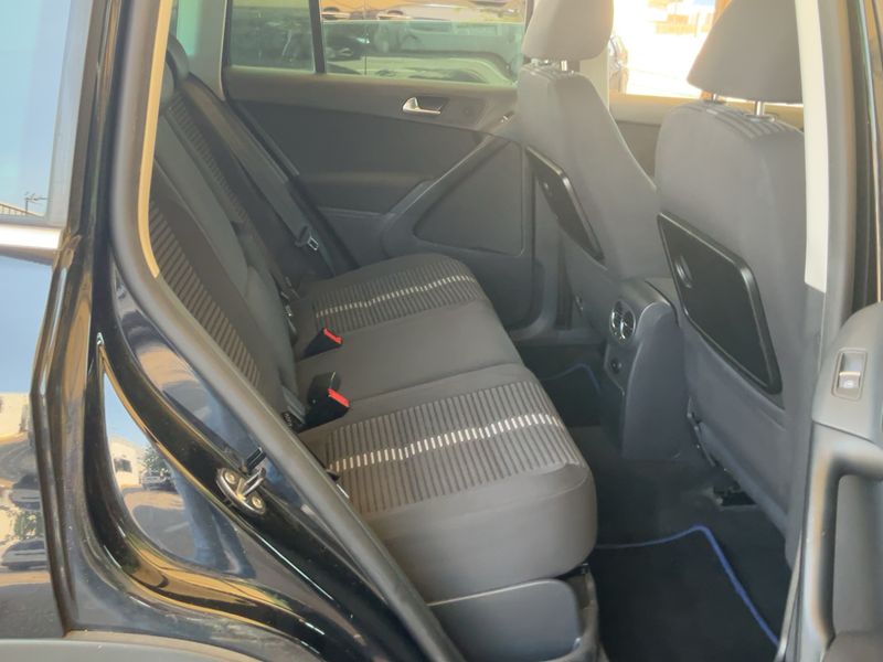 Volkswagen Tiguan 2.0 TDI Sport — zdjęcie 14