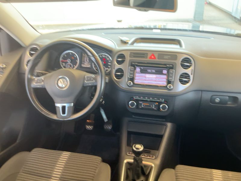Volkswagen Tiguan 2.0 TDI Sport — zdjęcie 12