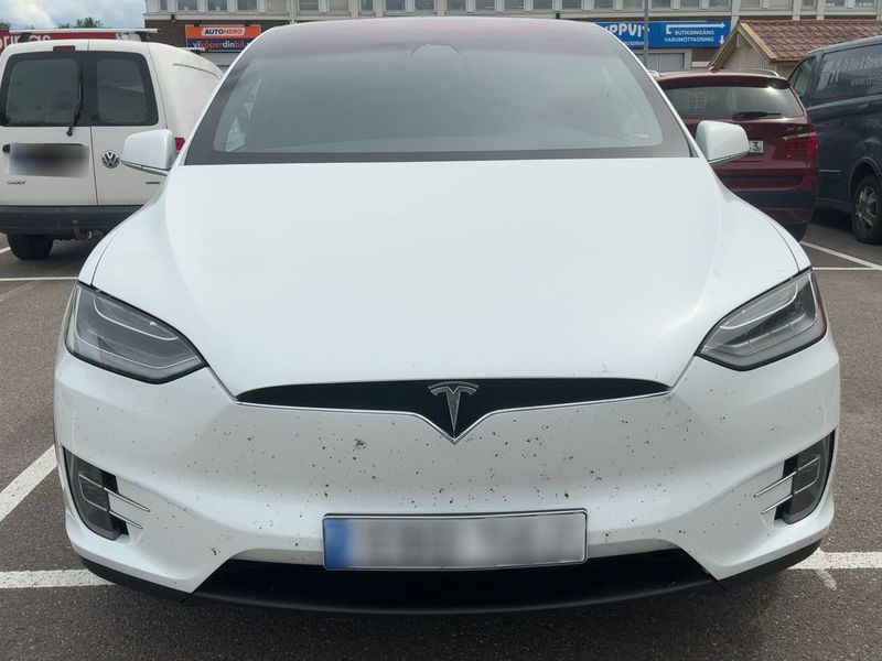 Tesla Model X Long Range — zdjęcie 9