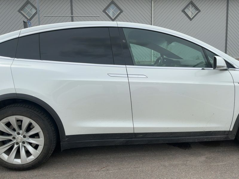 Tesla Model X Long Range — zdjęcie 7