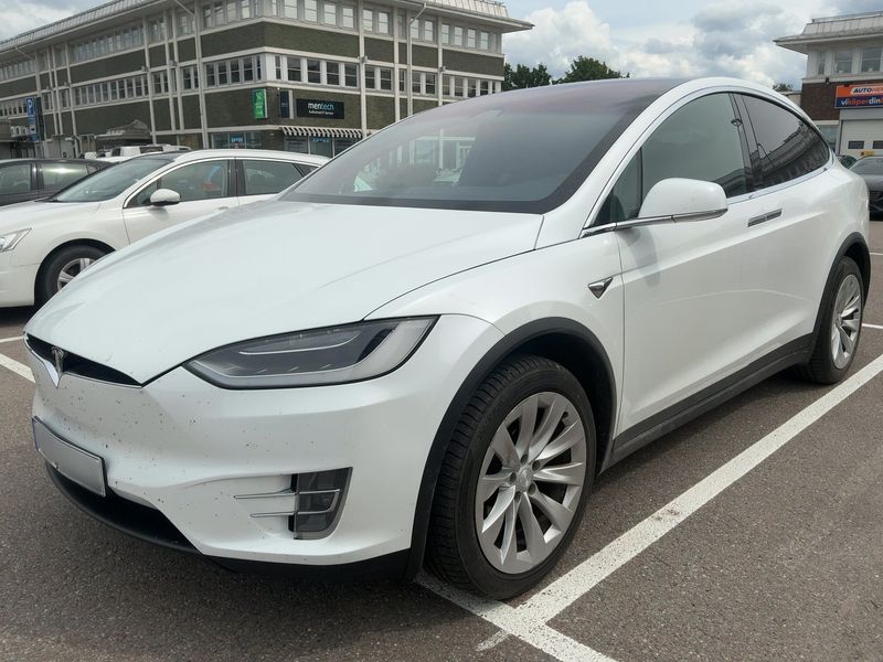 Tesla Model X Long Range