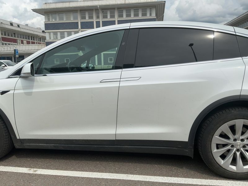 Tesla Model X Long Range — zdjęcie 4