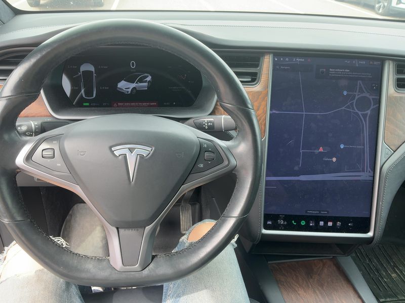 Tesla Model X Long Range — zdjęcie 12