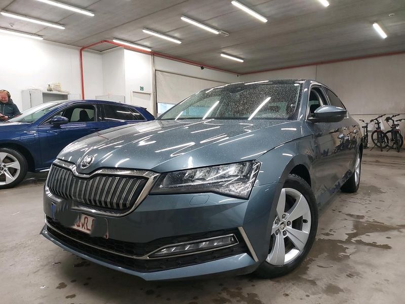 Superb 1.4 Plug-in Hybrid Style iV