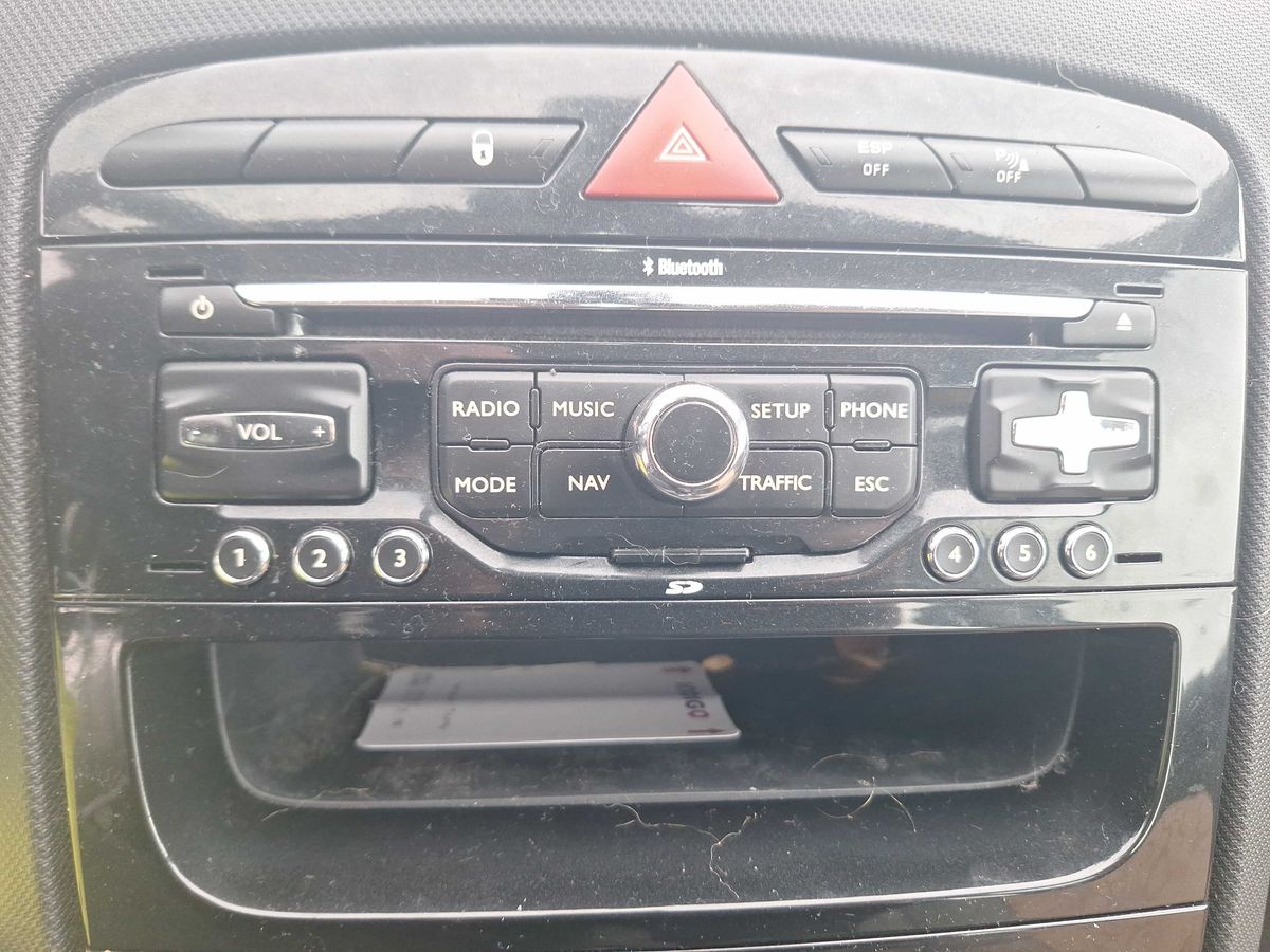 Peugeot 308 2012 — photo 26