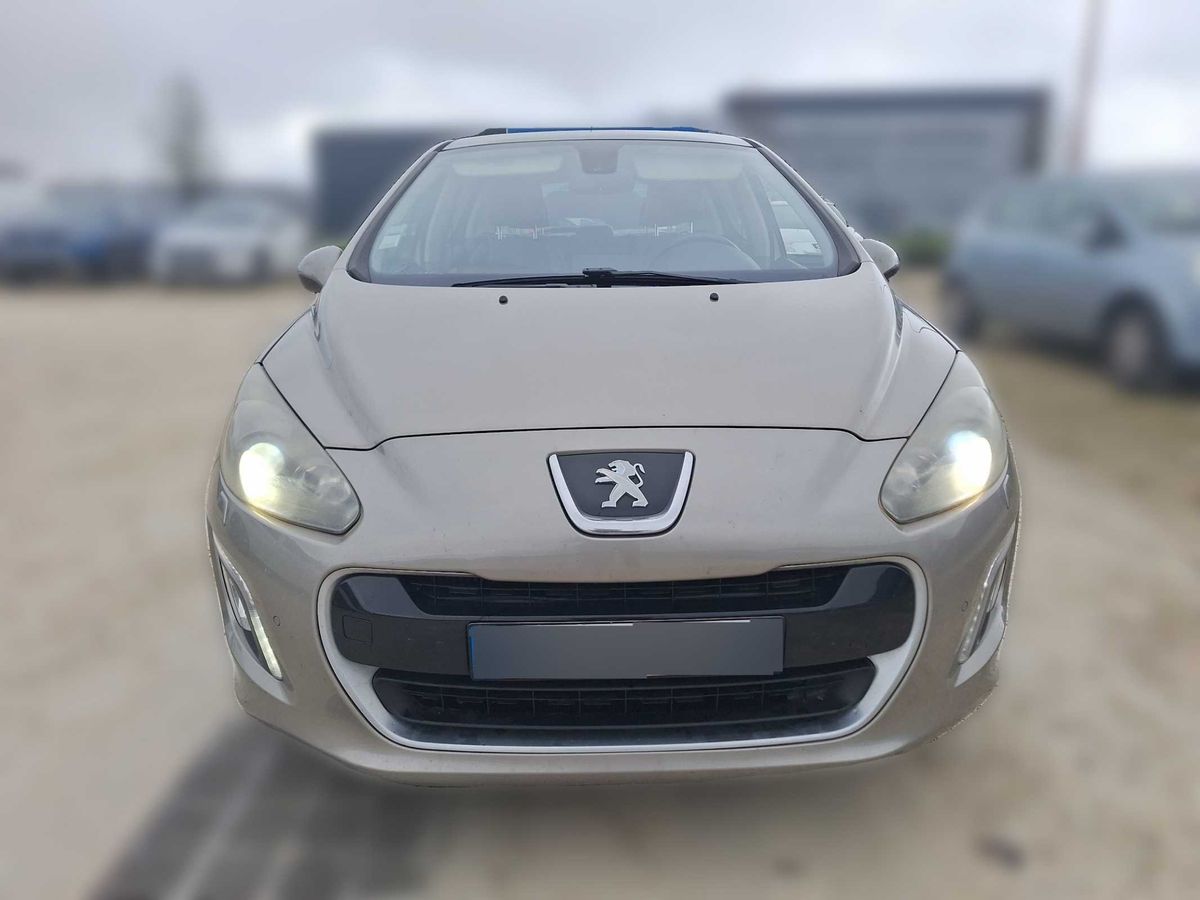 Peugeot 308 2012 — photo 8