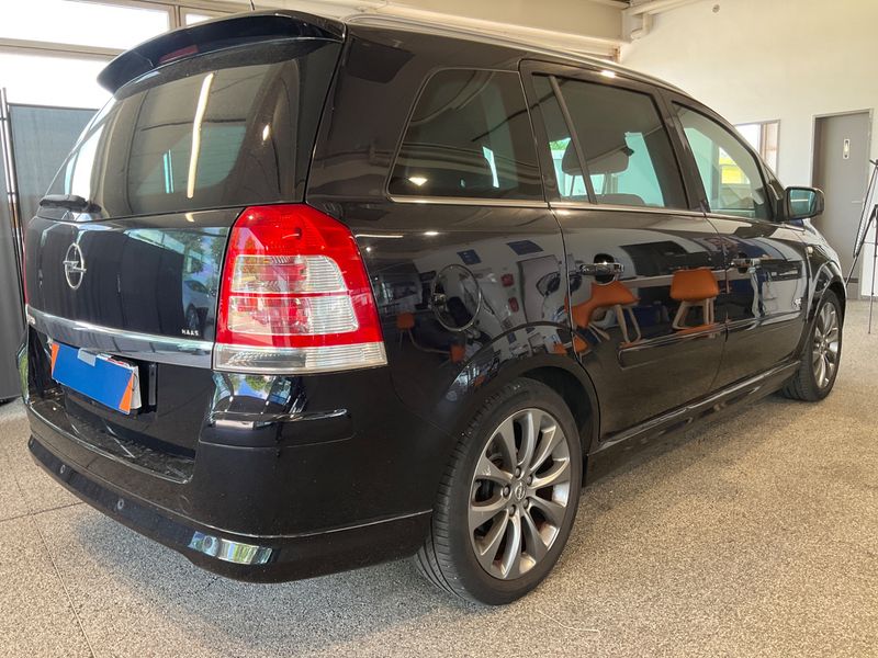 Opel Zafira 1.8 Sport — zdjęcie 2