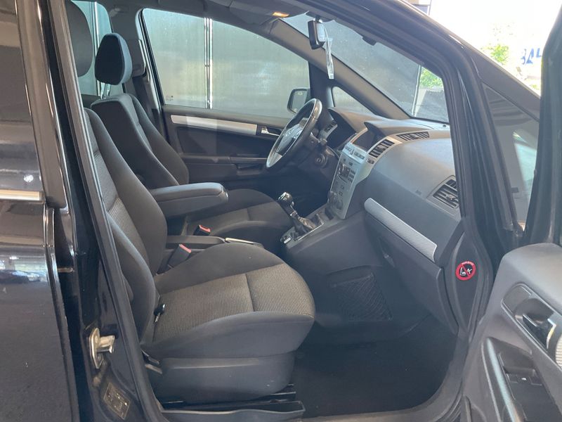 Opel Zafira 1.8 Sport — zdjęcie 3