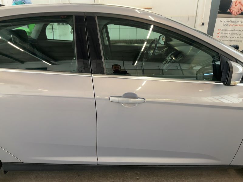 Ford Focus 1.6 Ti-VCT Titanium — zdjęcie 7