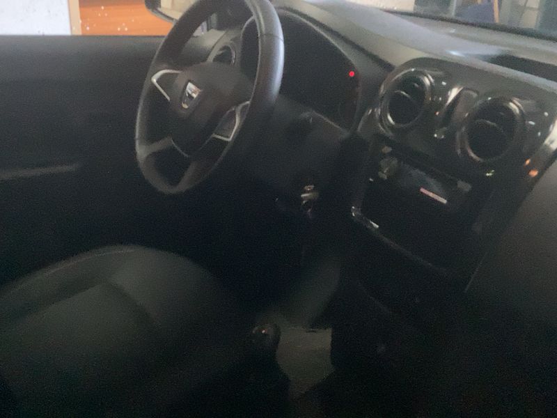 Dacia Logan 1.0 — zdjęcie 12