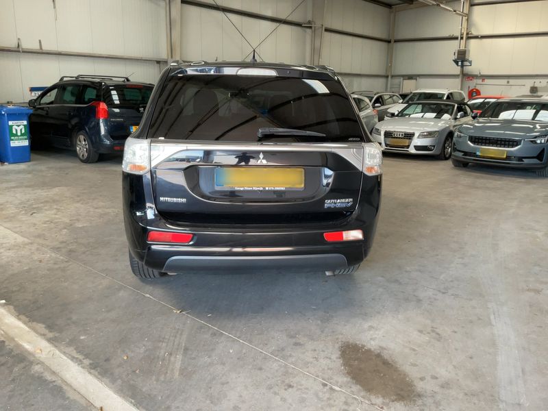 Mitsubishi Outlander 2.0 PHEV PHEV Instyle 4WD — zdjęcie 5