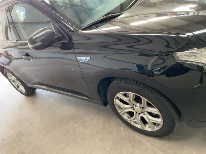 Mitsubishi Outlander 2.0 PHEV PHEV Instyle 4WD — zdjęcie 8