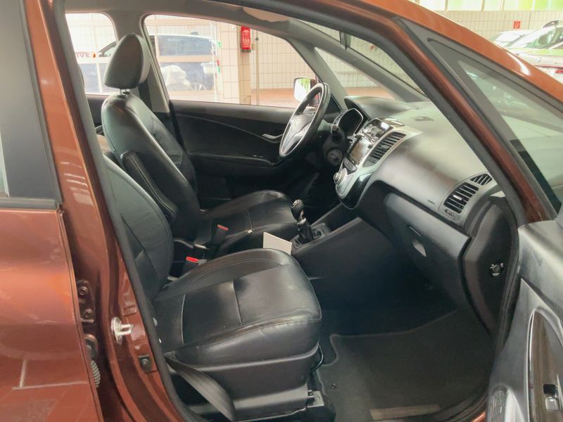 Hyundai ix20 1.4 FIFA world Cup Edition — zdjęcie 11
