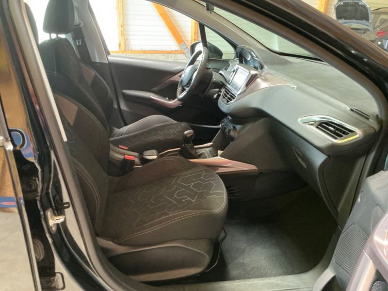 Peugeot 2008 1.2 VTi Active — zdjęcie 3