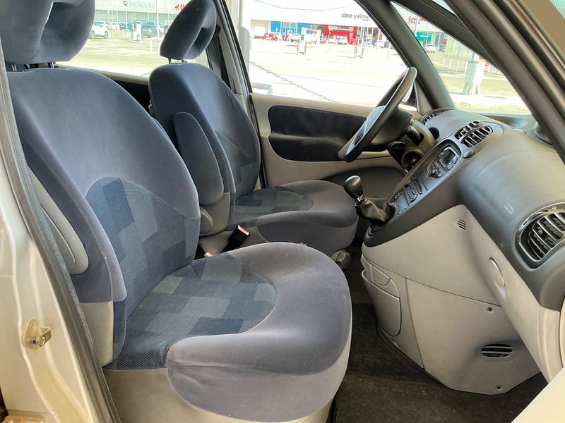 Citroen Xsara Picasso 1.8 SX — zdjęcie 3