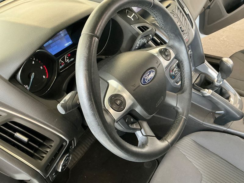 Ford Focus 1.6 TDCi Titanium 2014 – снимка 30