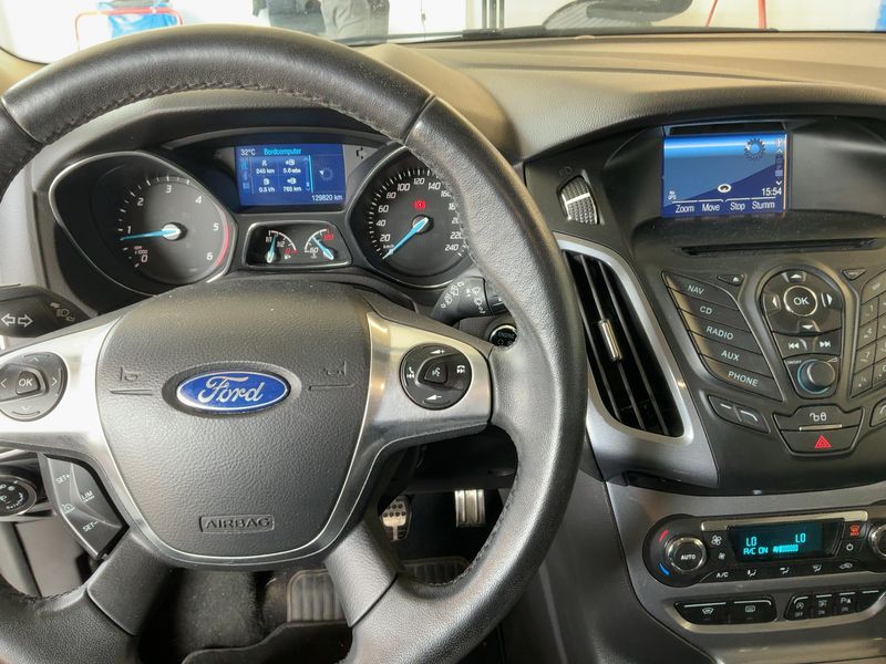 Ford Focus 1.6 TDCi Titanium 2014 – снимка 18