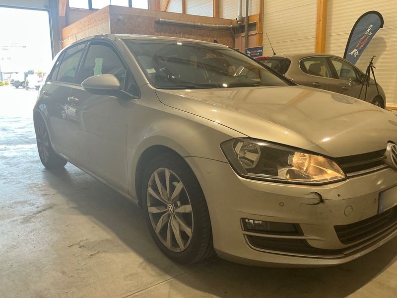 Volkswagen Golf VII 2.0 TDI Carat BlueMotion Tech — zdjęcie 8