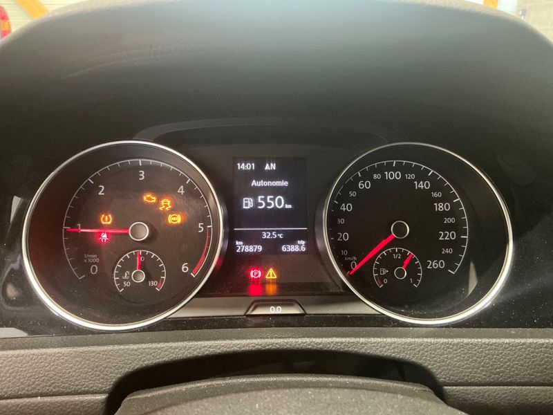 Volkswagen Golf VII 2.0 TDI Carat BlueMotion Tech — zdjęcie 13