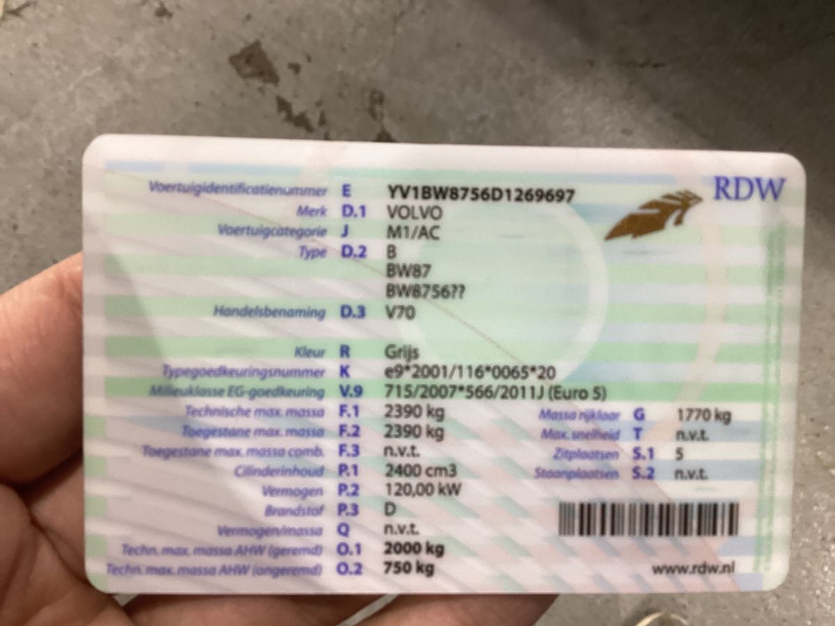 Volvo V70 2.4 D4 Momentum AWD