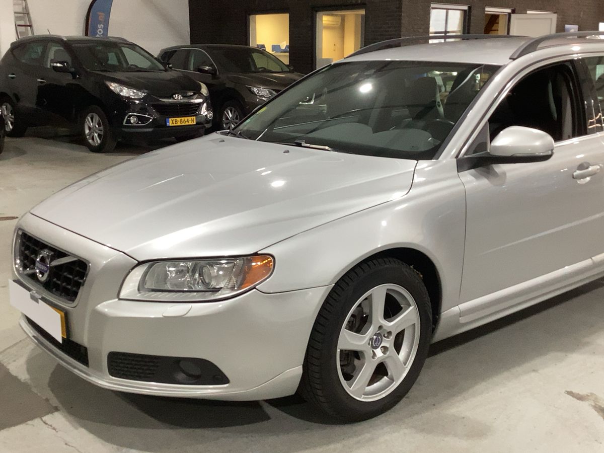 Volvo V70 2.4 D4 Momentum AWD