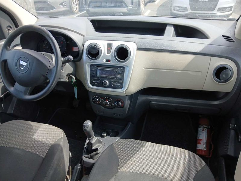 Dacia Dokker 1.6 Ambiance — zdjęcie 11