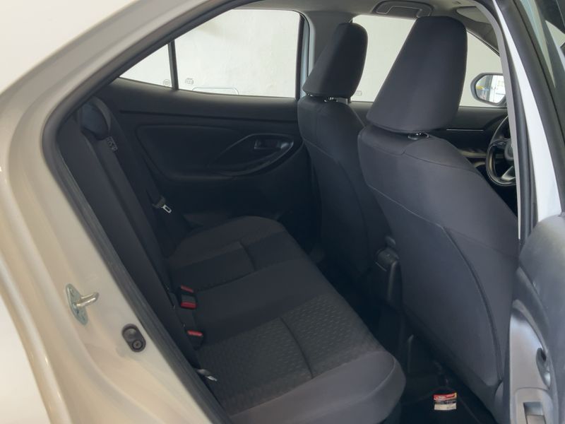 Toyota Yaris Cross 1.5 Hybrid 2WD Active — zdjęcie 14