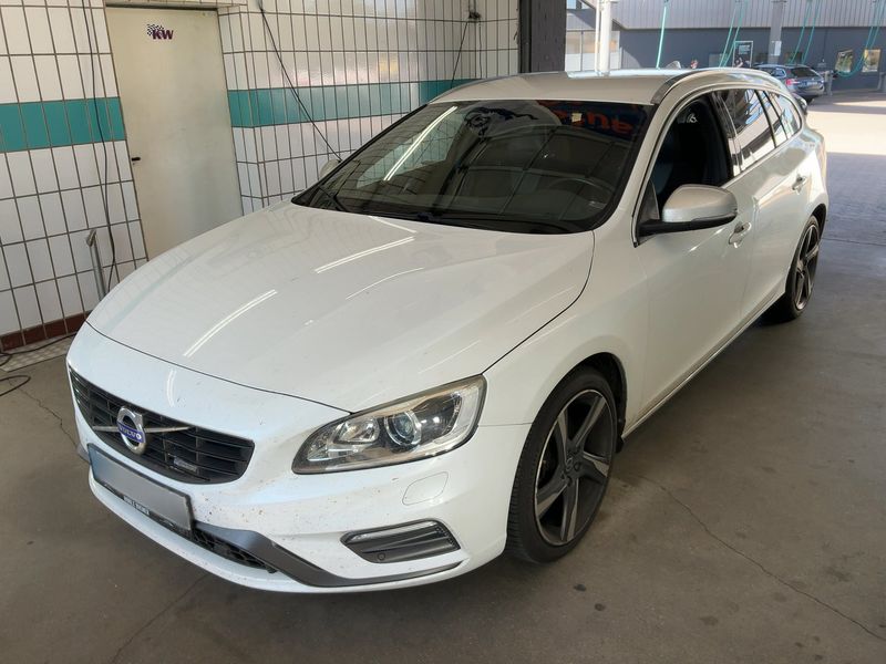 Volvo V60 2.0 D3 R-Design