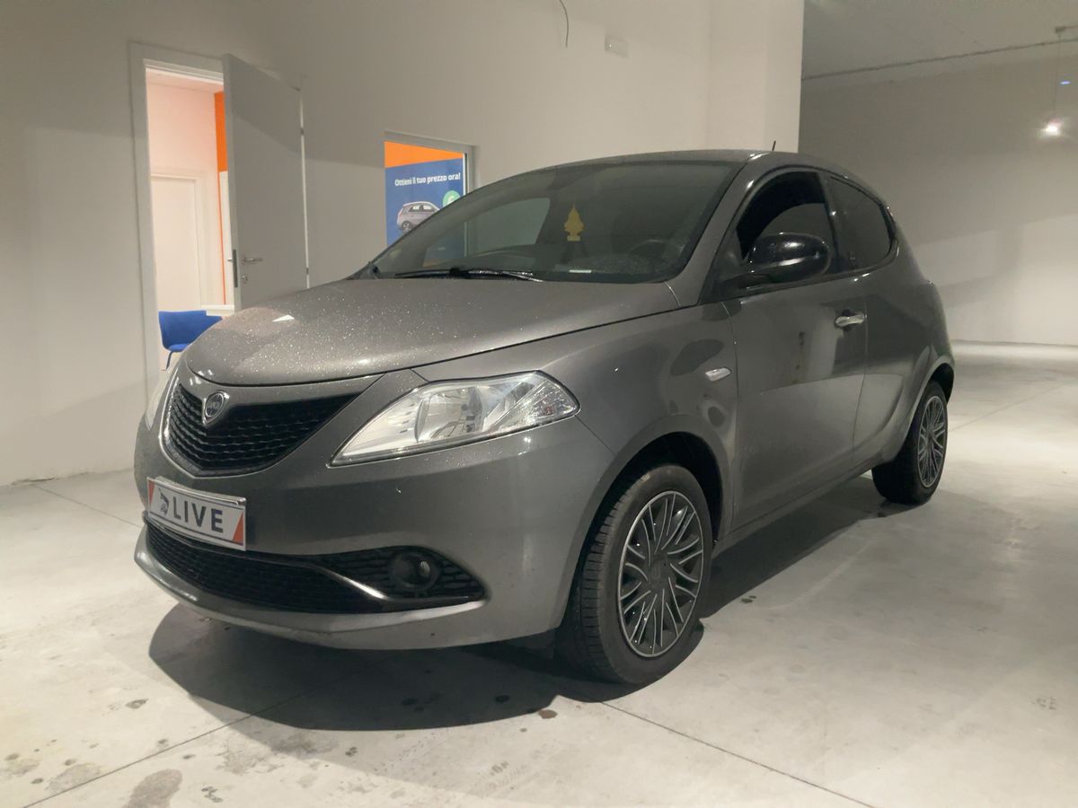 Lancia Ypsilon 1.0 Mild-Hybrid Gold