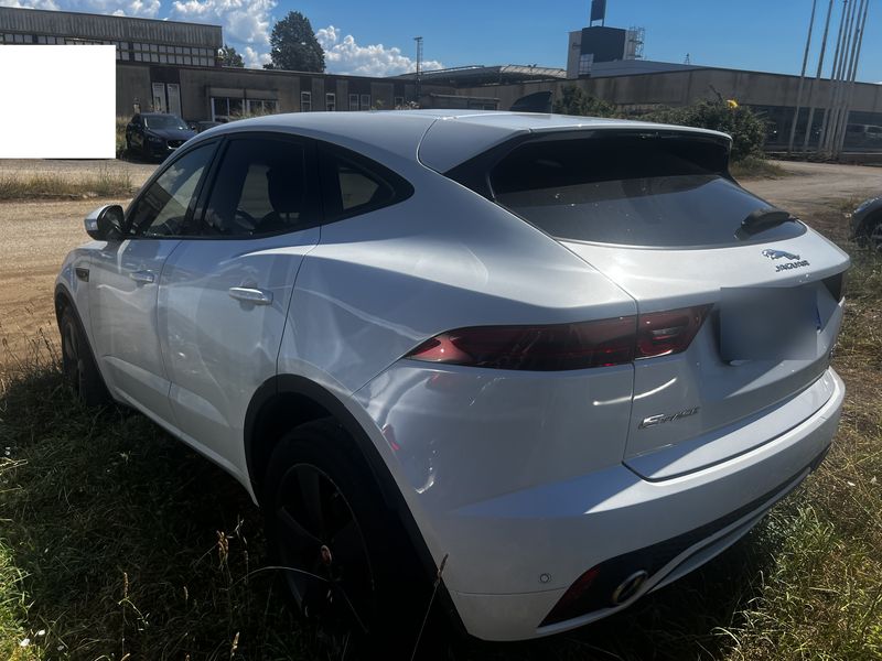 Jaguar E-Pace D150 Chequered Flag AWD — zdjęcie 3