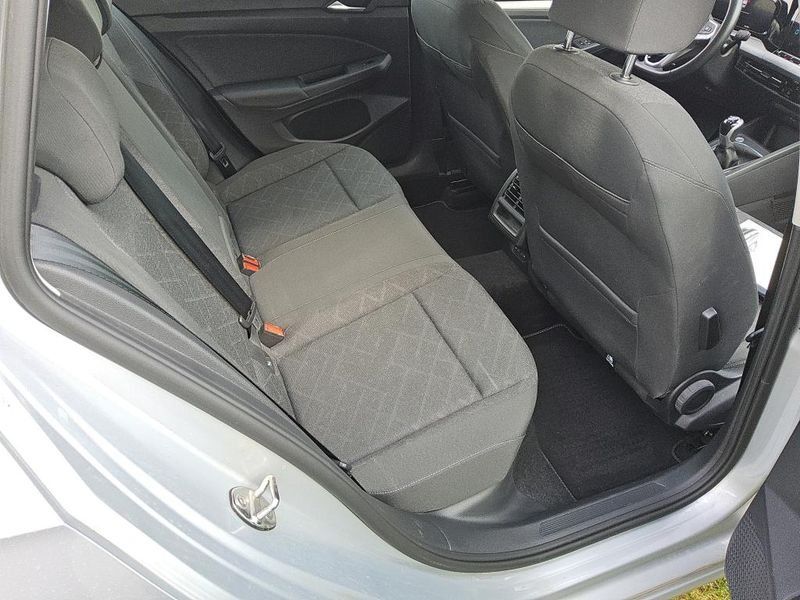 Volkswagen Golf VIII 2.0 TDI Life — zdjęcie 12