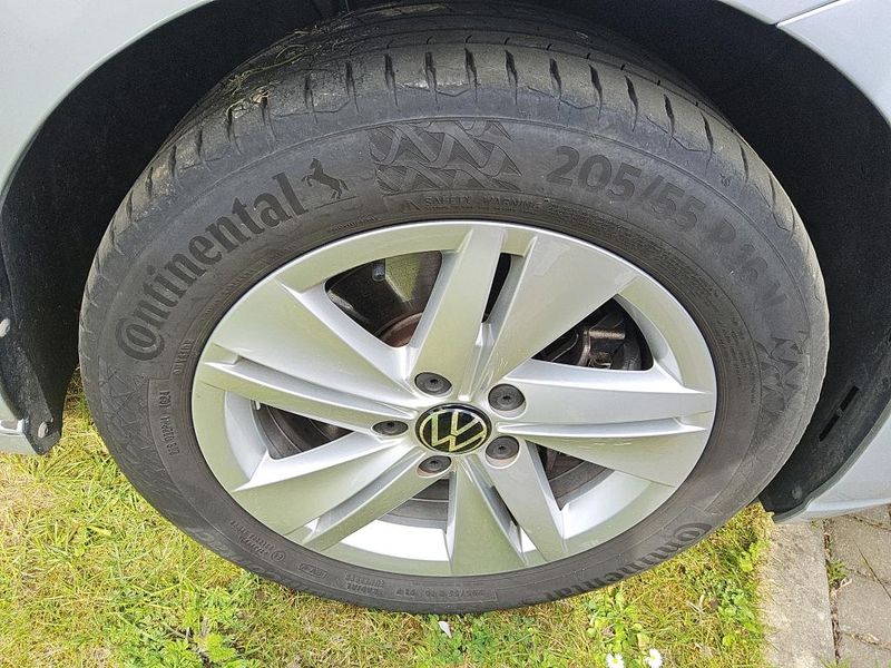 Volkswagen Golf VIII 2.0 TDI Life — zdjęcie 24